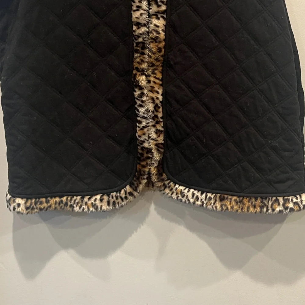 Onque Woman Black Quilted Vest with Faux Fur Animal Print Trim Women’s Size 1X - Picture 6 of 8